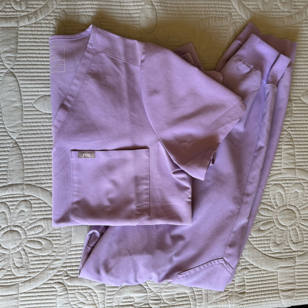 Figs Lilac Scrub Set🪻